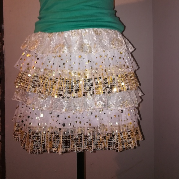 So  mini skirt - Picture 3 of 5